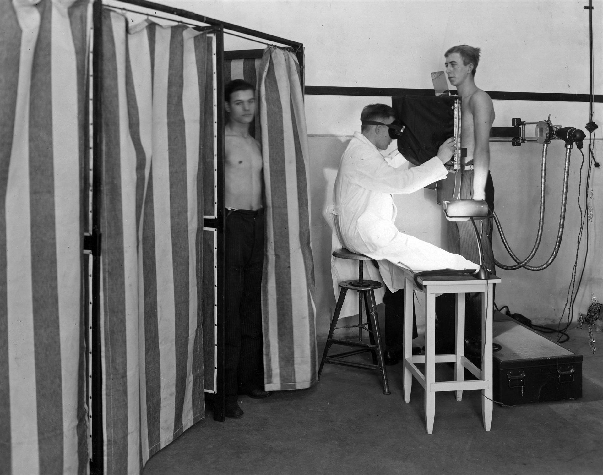 Early Philips diagnostic X-ray solution used in 1933 in the Netherlands