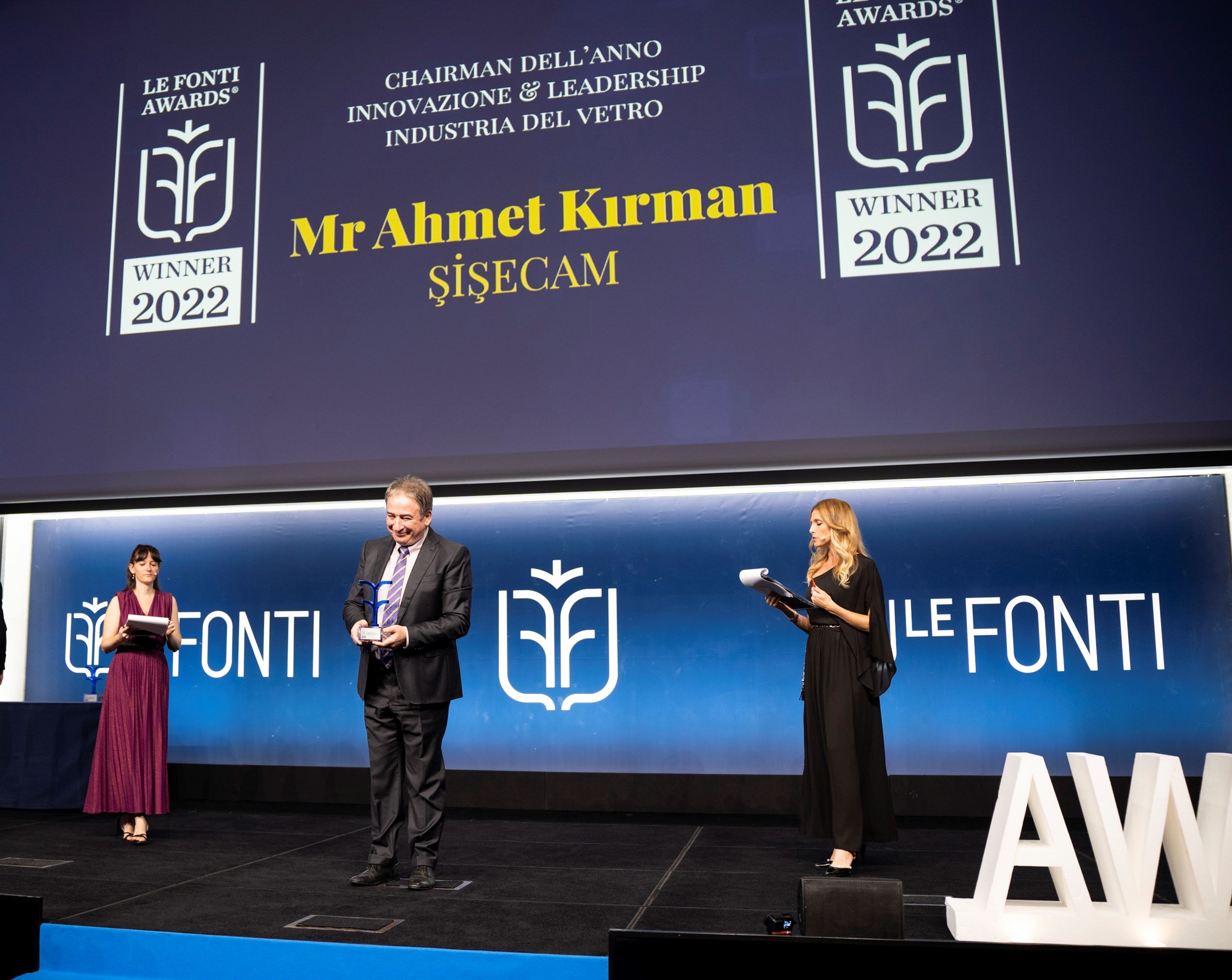 Il Prof. Dott. Ahmet Kırman riceve il premio "Chairman dell'Anno" da Le Fonti, Canale Leader di Notizie Economiche Italiano