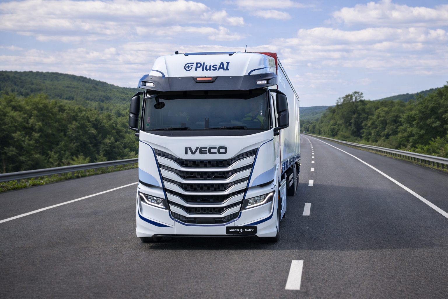 IVECO_SWay_Autonomous_Driving_Truck_with_PlusAI