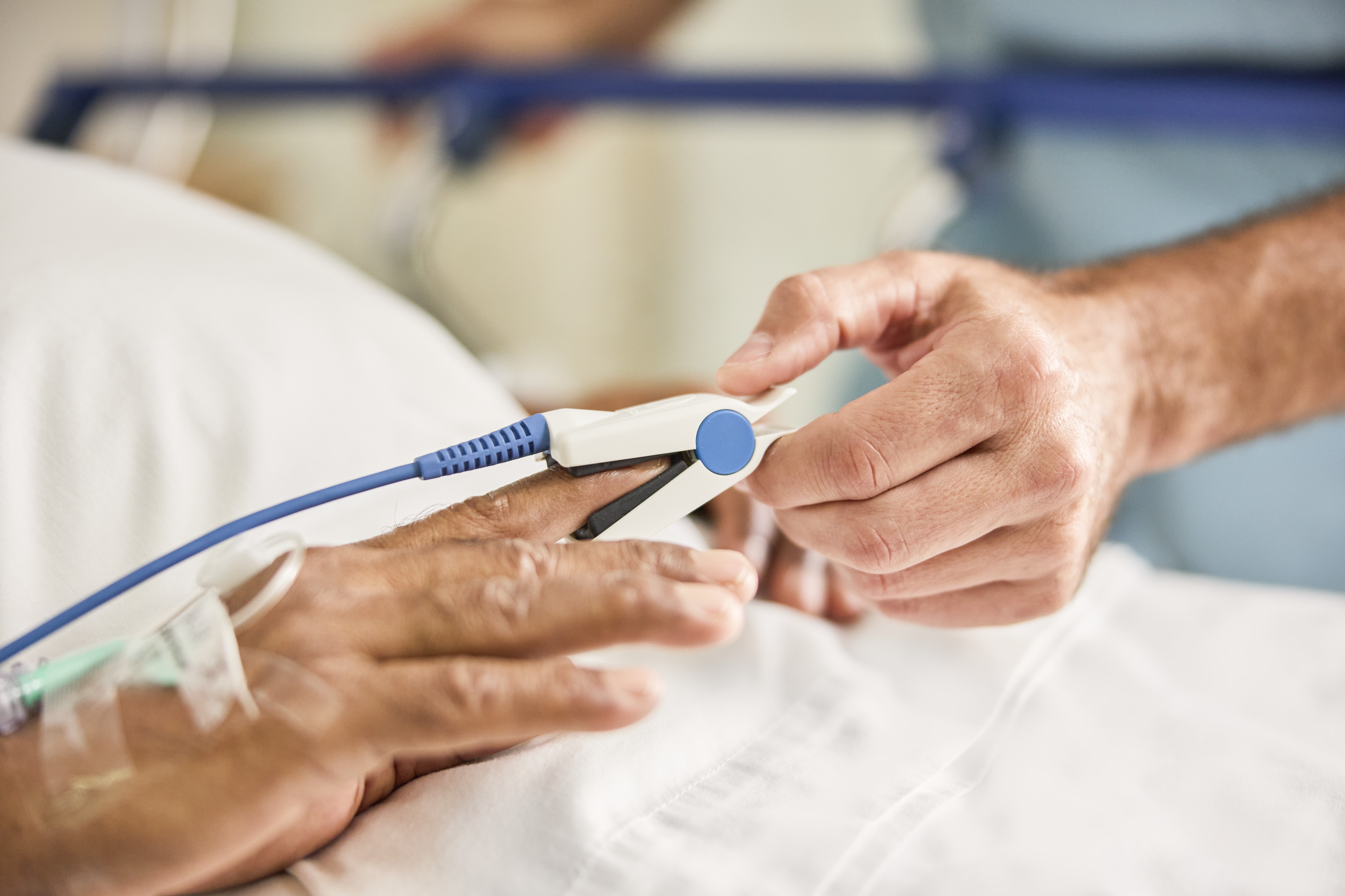 Philips receives FDA 510(k) clearance for next-generation reusable SpO₂ clip sensor