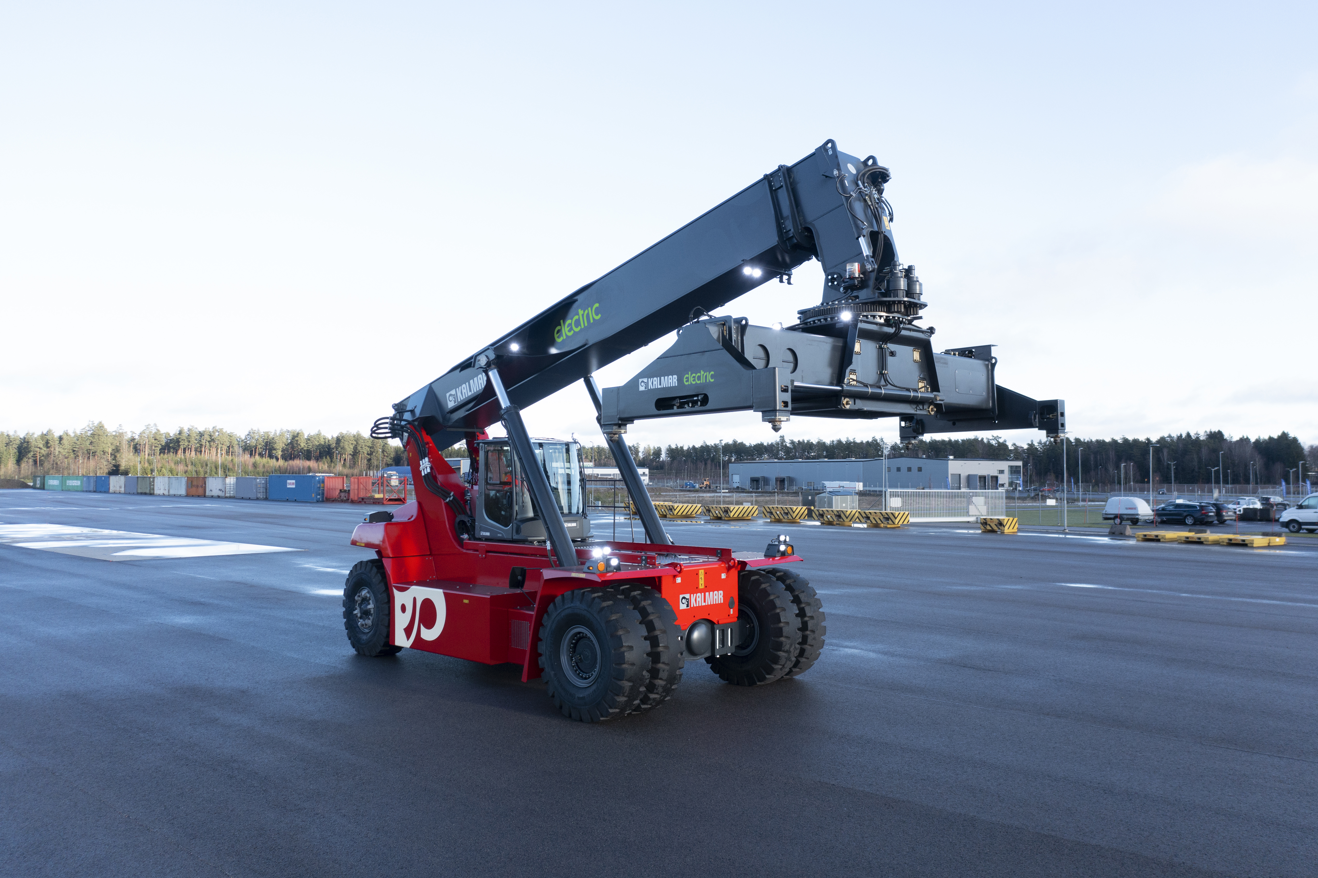 Kalmar Electric Reachstacker