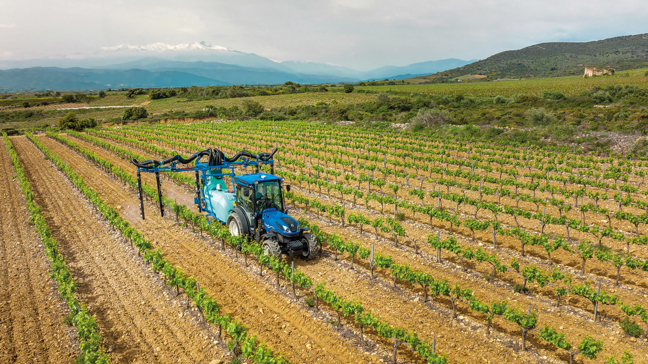 New_Holland_T4_120F_CAB_StageV