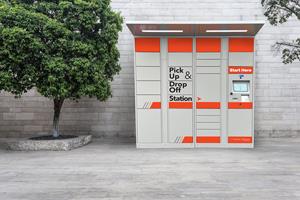 parcel-pending-by-quadient-smart-locker.jpg